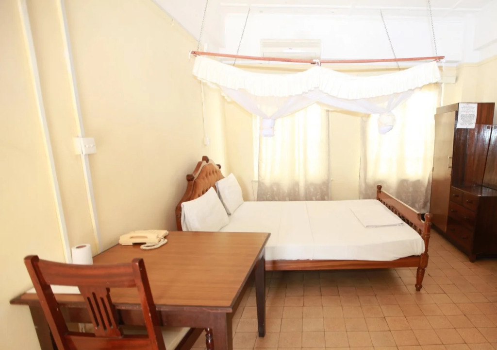 New Palm Tree Hotel