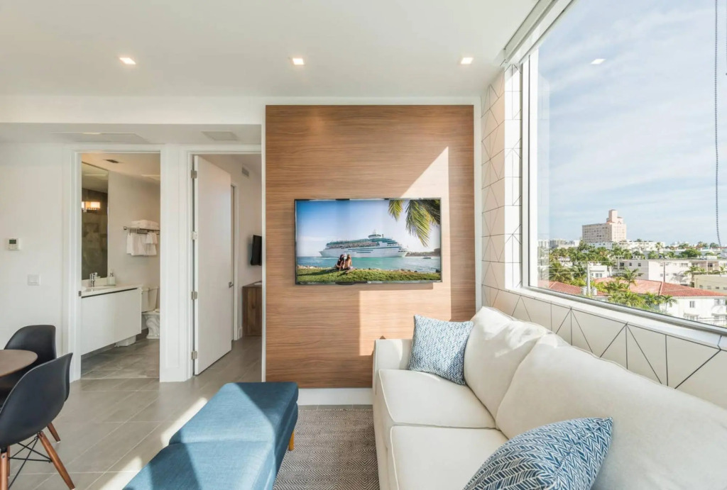Luxury 2 bedroom apt in South Beach 301