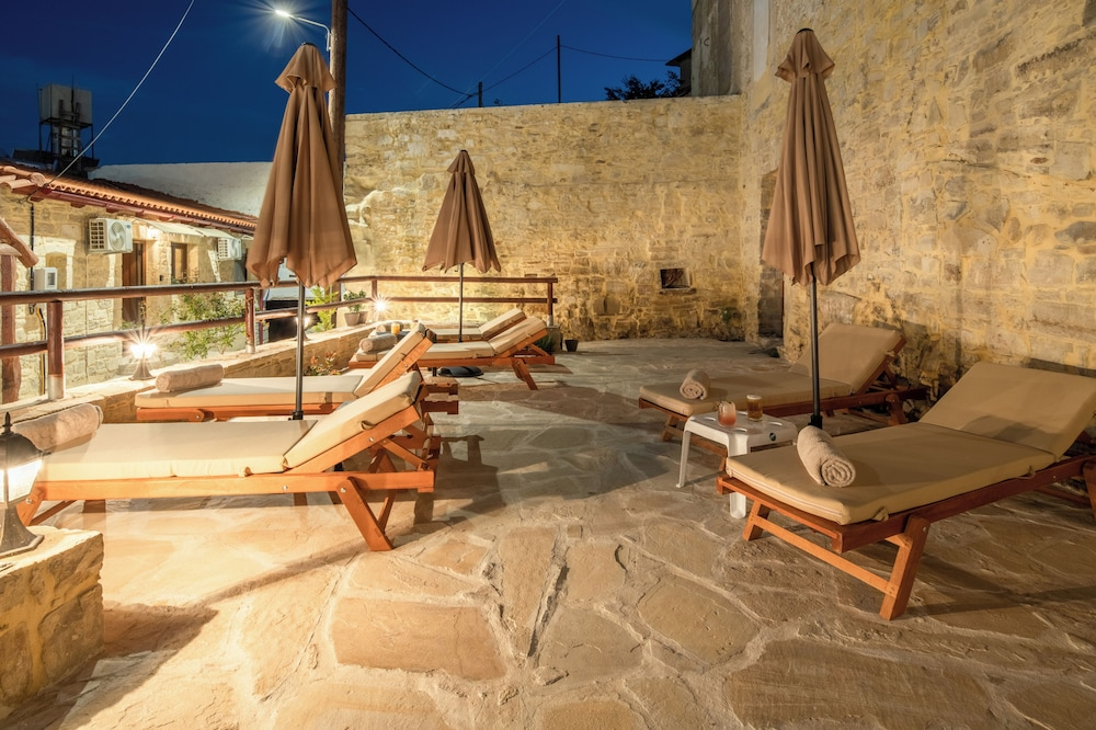 Draganigo Luxury Stone Houses