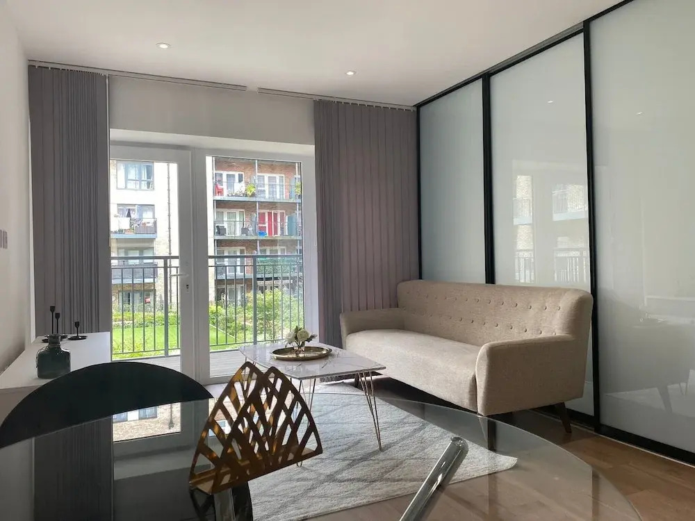 Sunny Gardens 3-bed Apartment in London