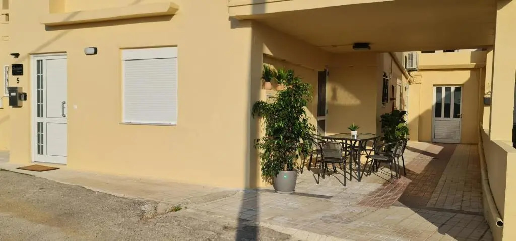 Chrisele House, 100m from Kalamaki Beach, Chania