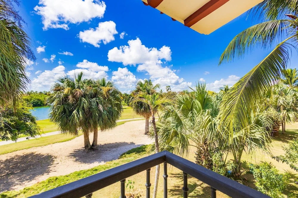 Oasis Cocotal Family 4BR Apartment in Punta Cana