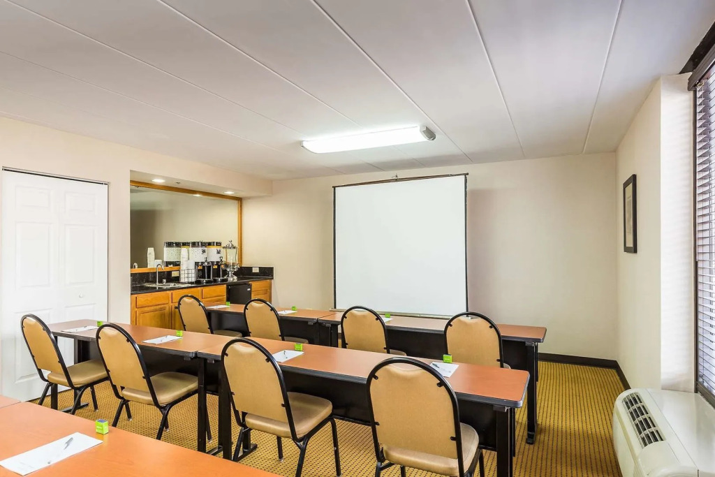 Four Points by Sheraton Chicago Westchester/Oak Brook