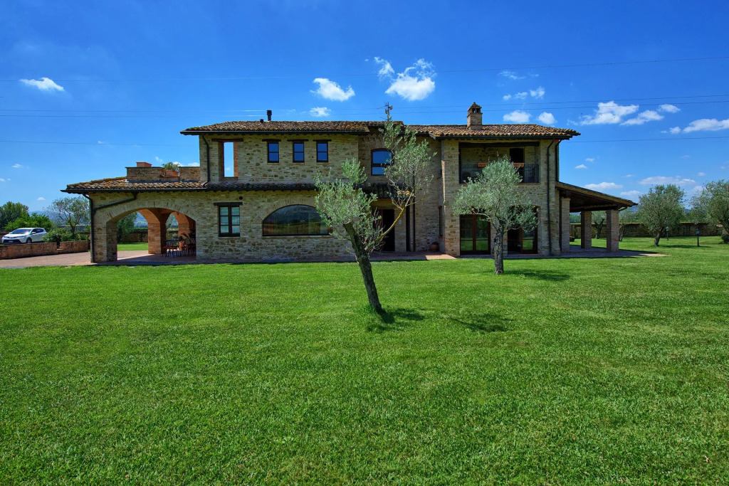 Villa Assisi by PosarelliVillas