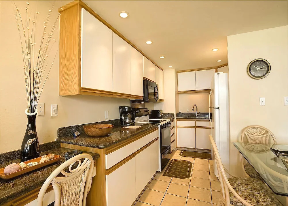 Kauhale Makai 535 - Two Bedroom Condo with Ocean View