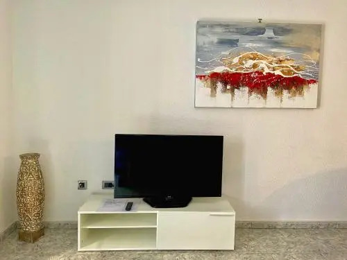 Victoria Court - 1 bed pool & sea view