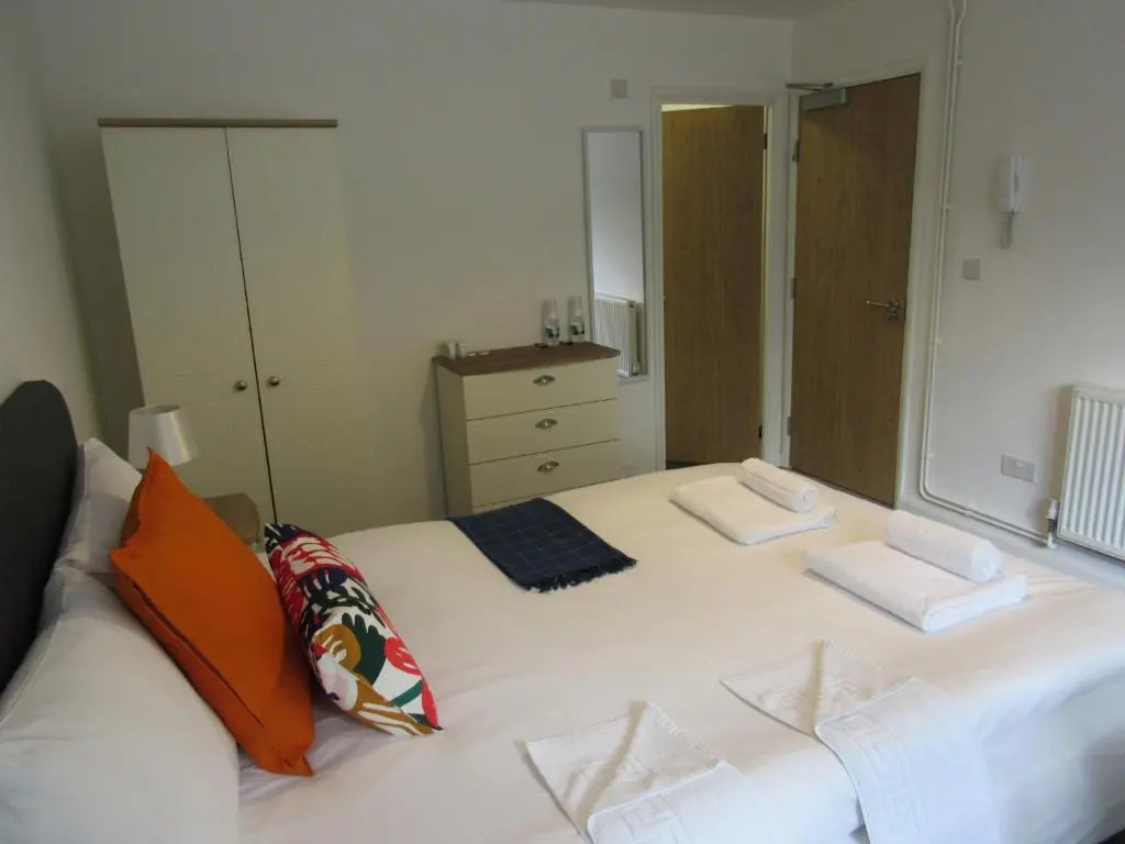 The Cambridge Suites - Tas Accommodations