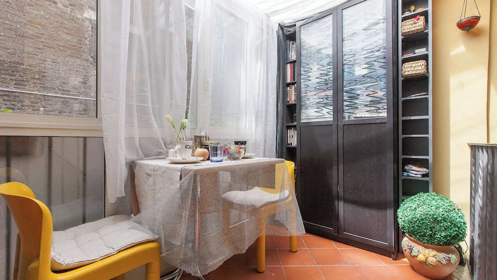 Rental in Rome Lungaretta Apartment