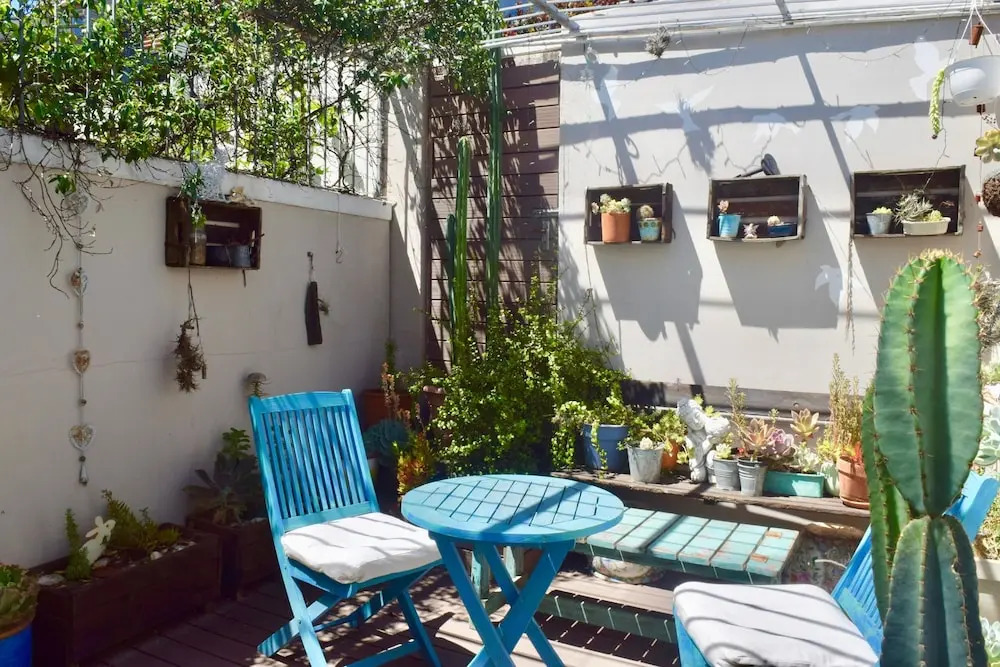 2 Bedroom Home With Private Garden
