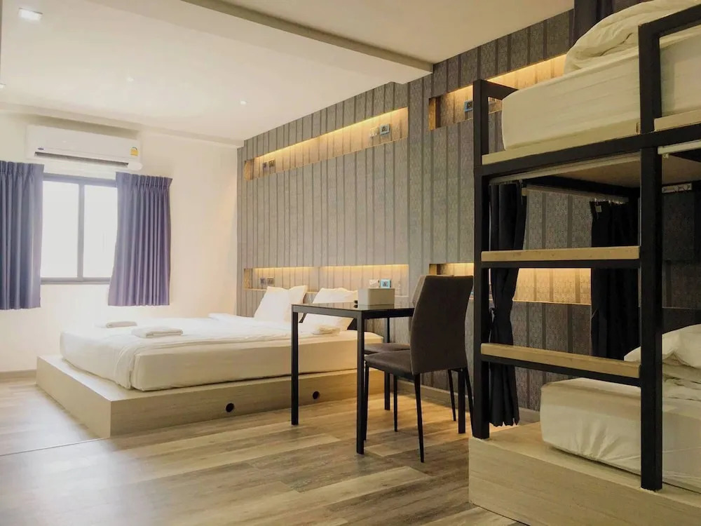 Baan Kun Mhor Hostel บ้านคุณหมอโฮสเทล