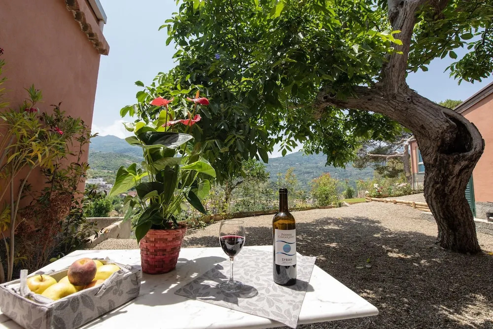 "Il Segreto" Vista Panoramica sulle Isole Eolie con Piscina, palestra e WiFi