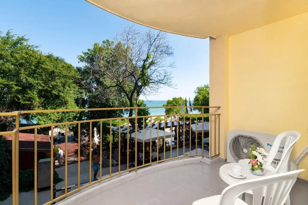 ELPIDA Hotel - All Inclusive & Beach Front