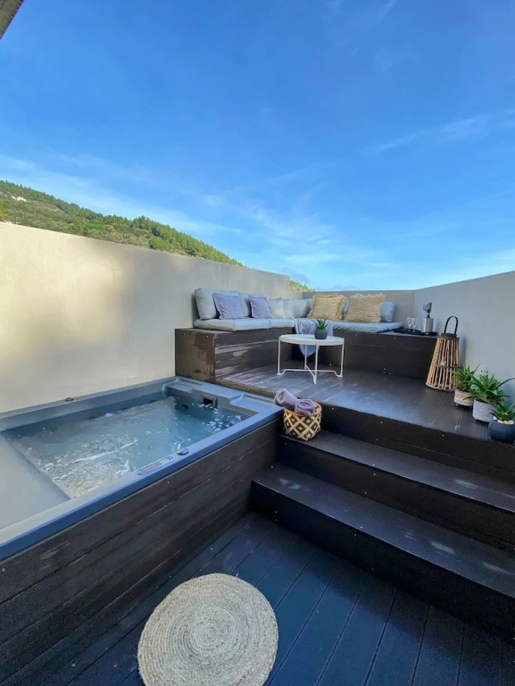Room-luxury Suite With a Queens Double b