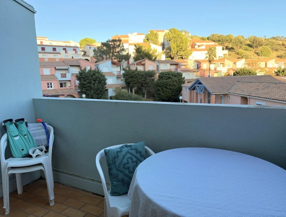 Sea View Escape on the Vermilion Coast