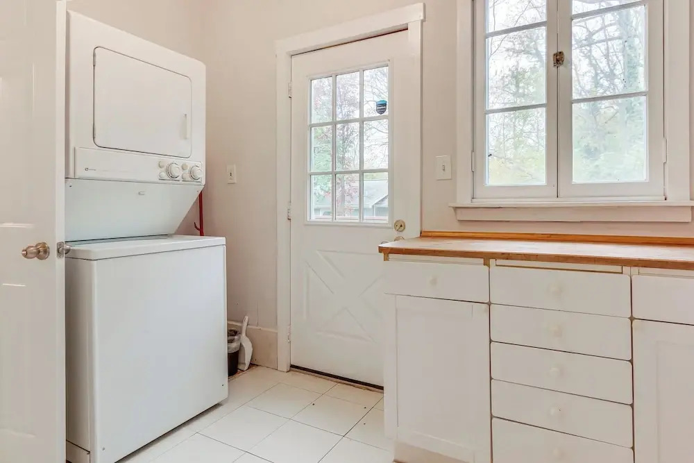 Walk Downtown: Takoma Park Escape w/ Large Yard!