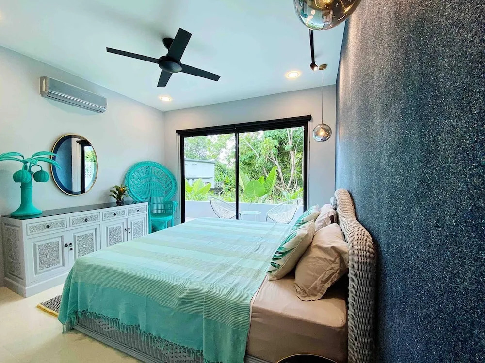 Stylish 3br Pool Villa Walk to Beautiful Naiyang Beach