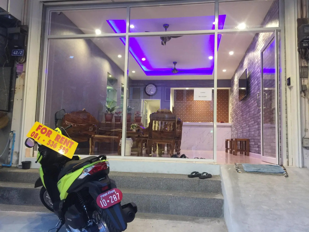 The Lucky Kata Hostel