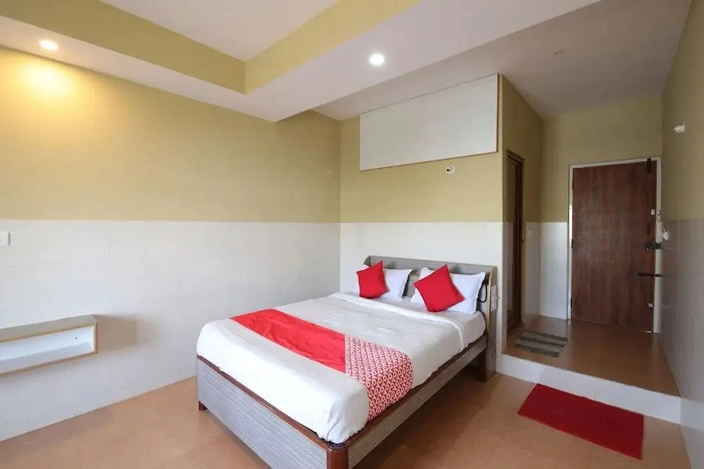 Varadashree Comforts By OYO Rooms