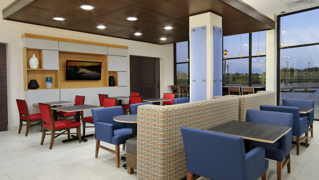 Holiday Inn Express & Suites Dallas-Frisco NW Toyota Stdm by IHG