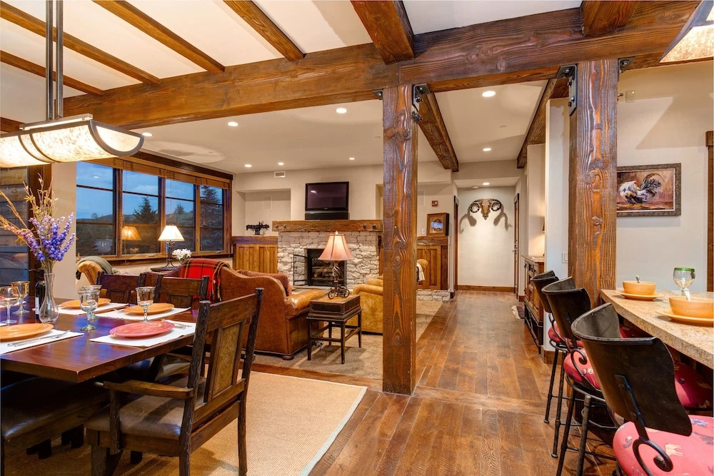 Silver Star #4303- 3 Bed PH