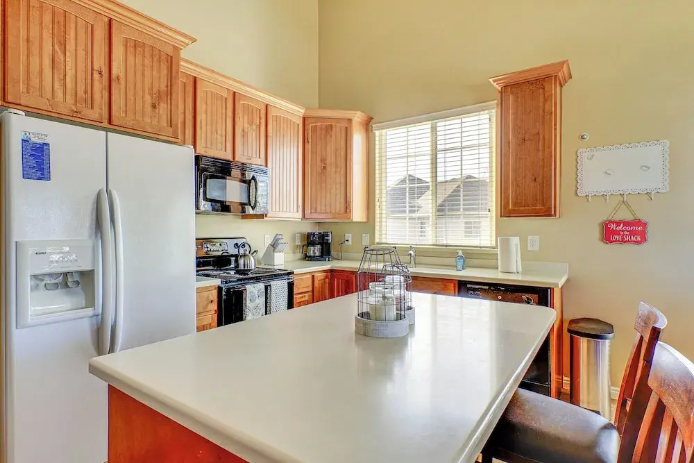 Park City Area Lodge: 9 Mi to Timber Lakes