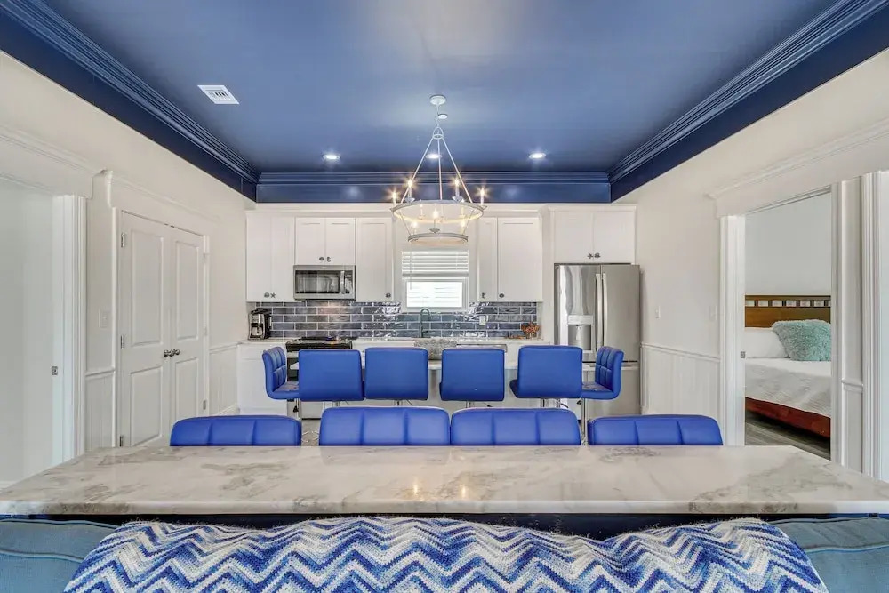 Long Beach Home w/ Views & On-site Beach Access!