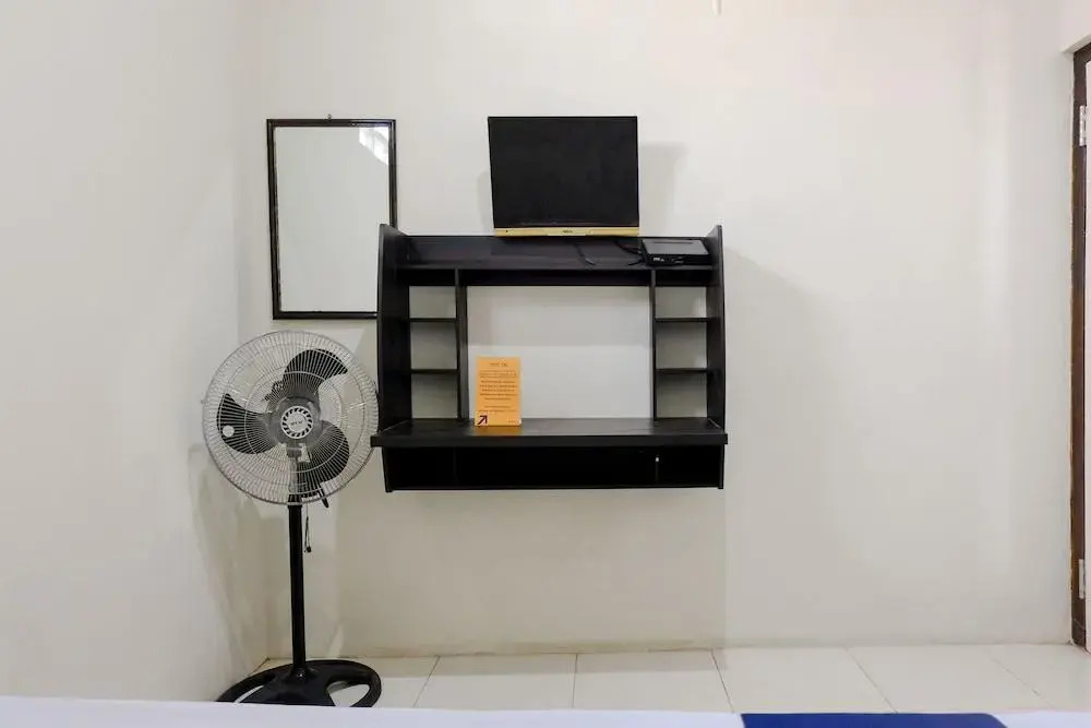 Gatsu Kost by OYO Rooms