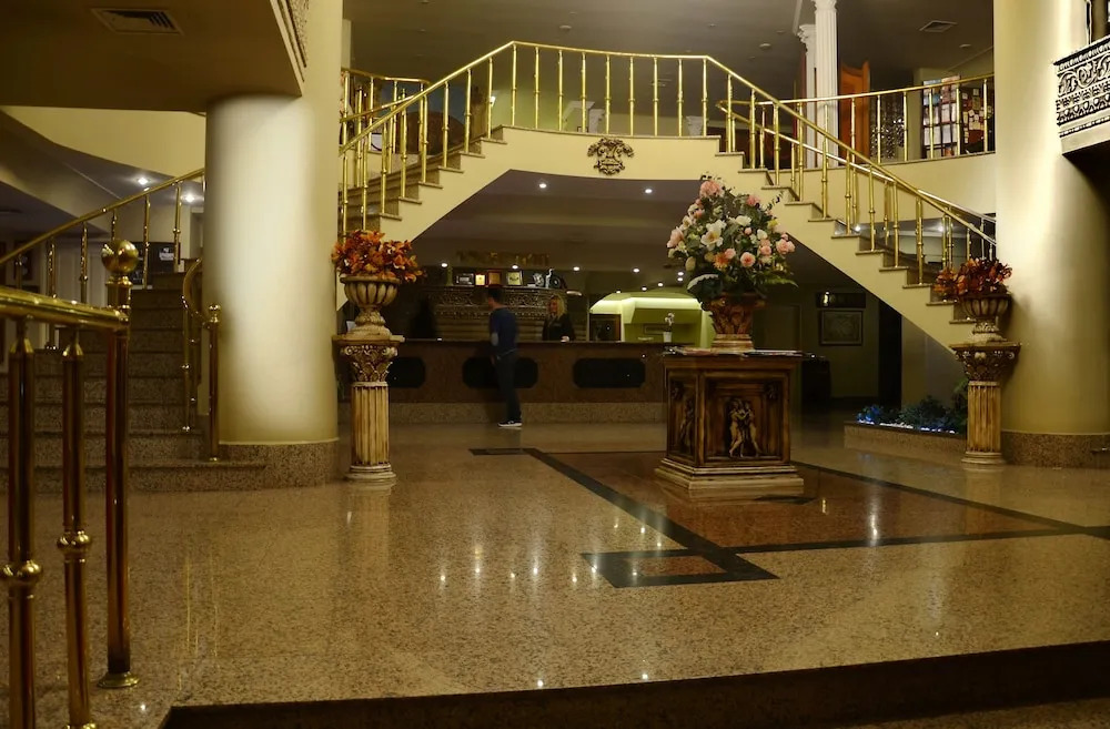Hotel Eken Prestige