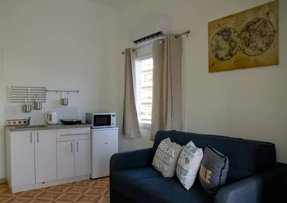 Hostel BU93