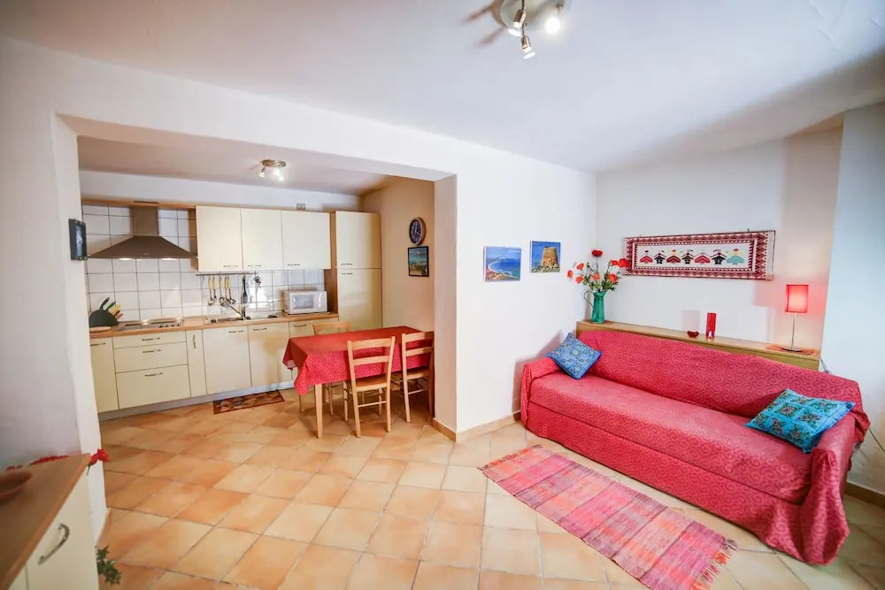 Delia Apartments