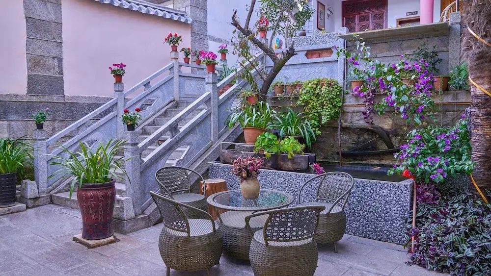 Floral Hotel Dali Yixin Yard