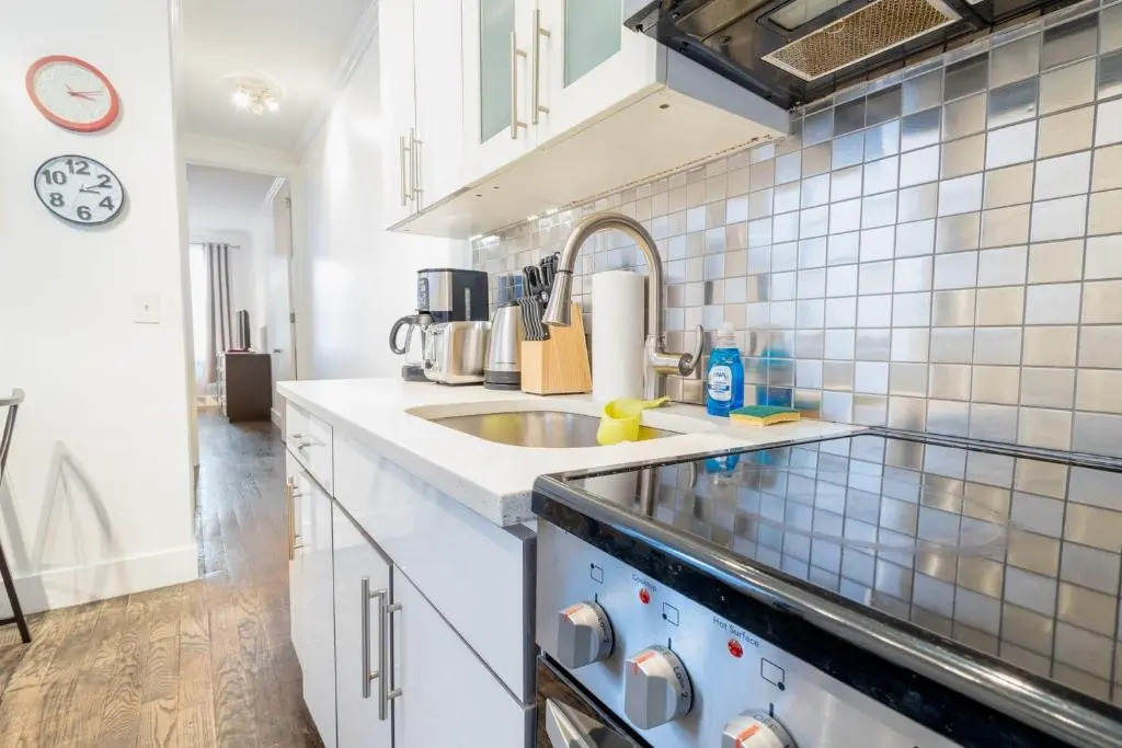 109-9 Beautiful Best Value Spacious 2br NYC Apt