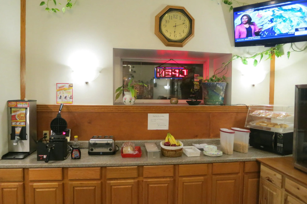Bay City Inn