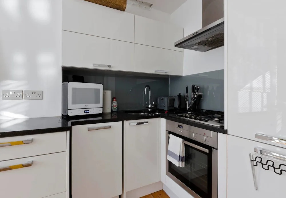 Modern 2bed in Brook Green/ Olympia