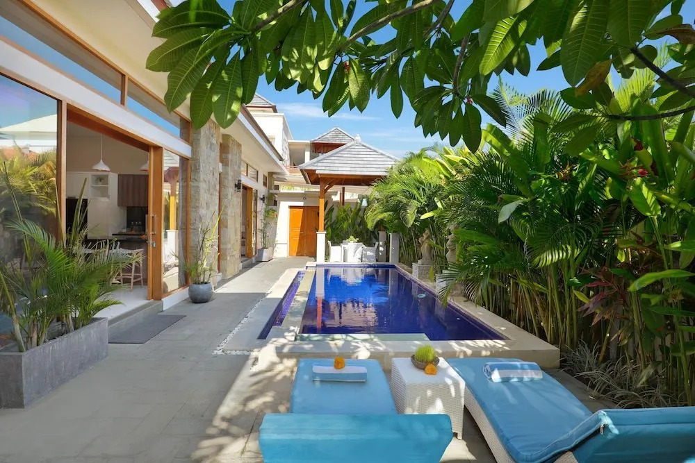Holl Villa by Wildflower Group