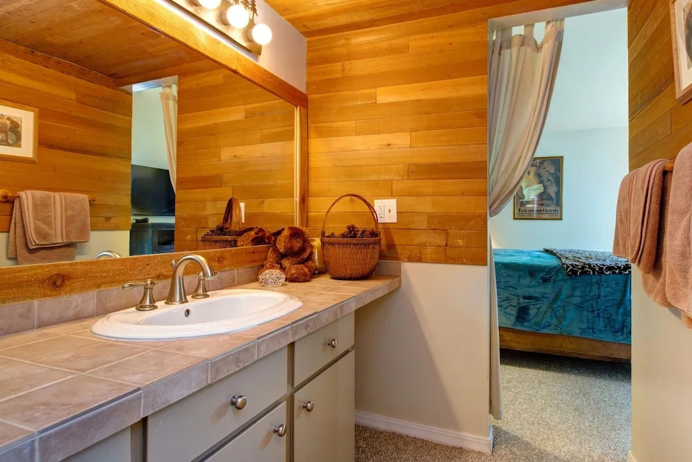 3BR Park City Condo Steps from the Lift by RedAwning