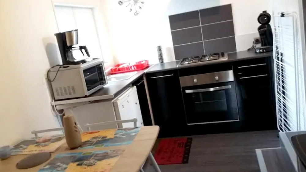 Studio in Vierville-sur-mer, With Enclosed Garden and Wifi