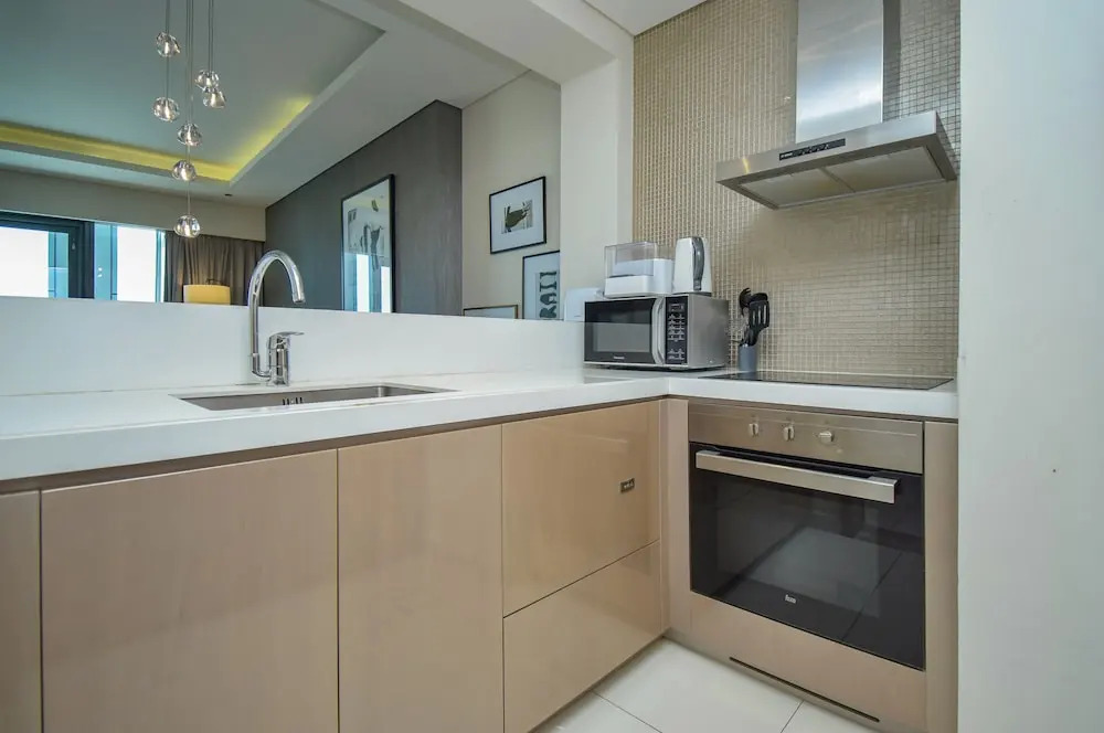 Business Bay Paramount Towers 1BR