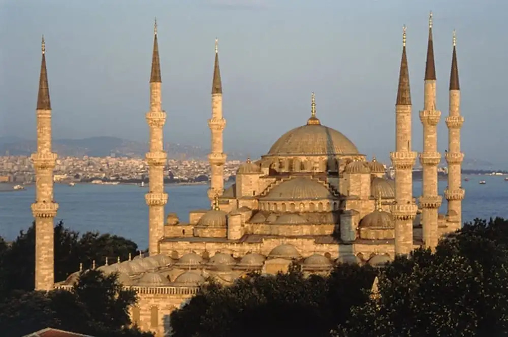 Calm and Comfortable City Apartment in the Heart of Istanbul With 3 Be