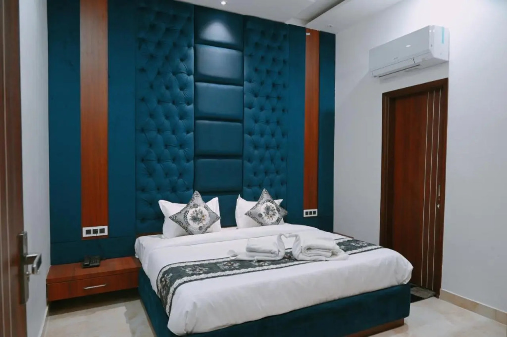 The Posh Hotel