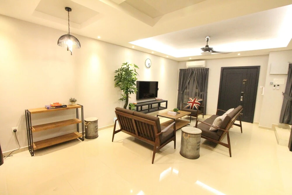 Ian's 5th Home
