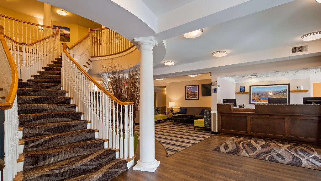 Best Western PLUS Executive Court Inn & Conference Center