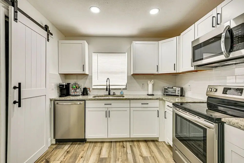 1 Mi to Busch Gardens: Modern Home w/ Private Yard