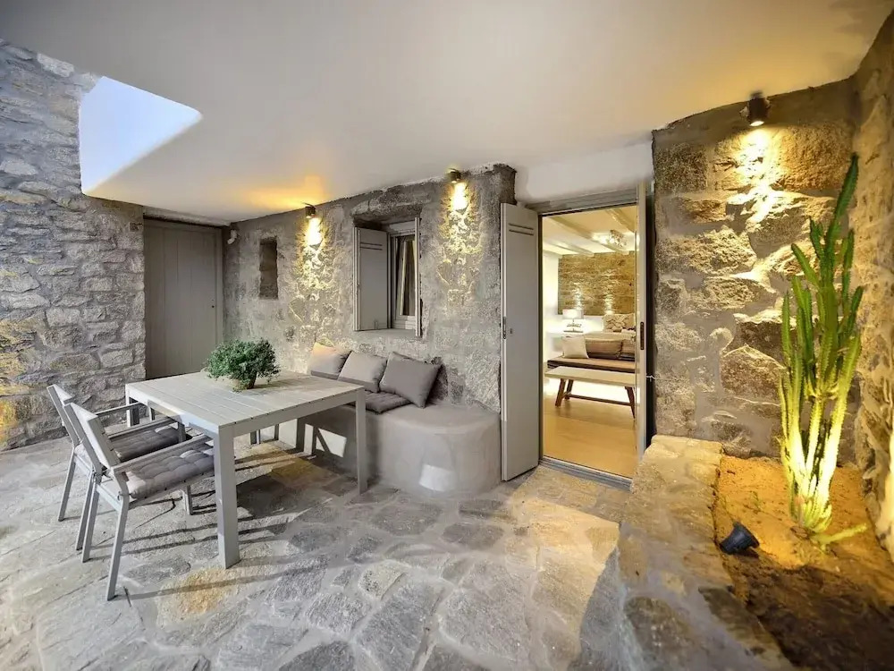 Coastal Retreat With Wellness