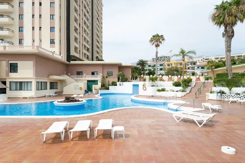 909 Panoramic Studio, Ocean View