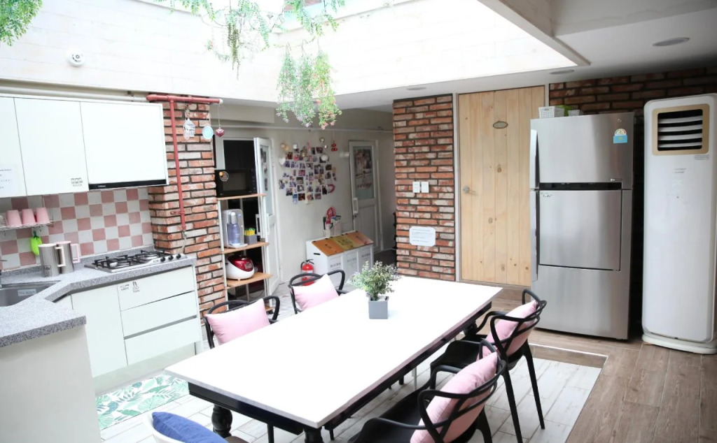 Unni House