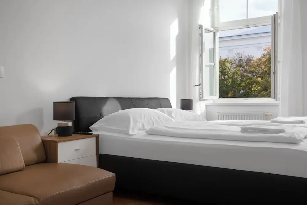 Spacious 7BR Apartment Hauptbahnhof