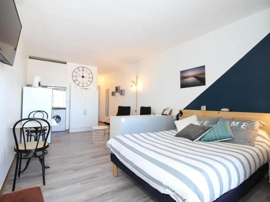 Appartement Balaruc-les-Bains, 1 pièce, 2 personnes - FR-1-553-83