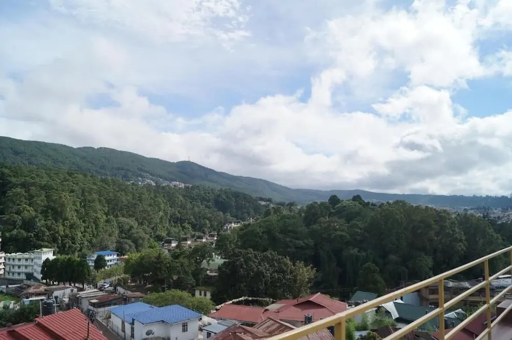Woodland Hill Stay