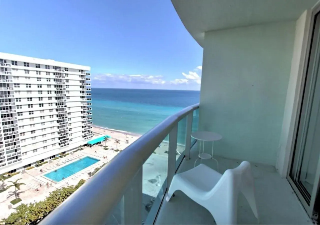 Hallandale Beach Intracoastal View Apartments